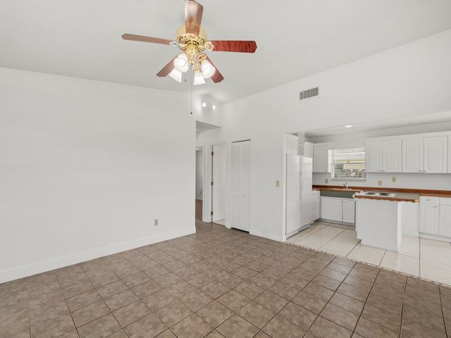 368 14th Place SW, Vero Beach, FL 32962