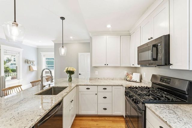 36 Leonard St, North Attleboro, MA 02760