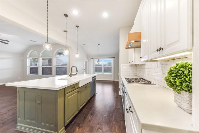 16718 Lake Limestone Lane, Houston, TX 77044