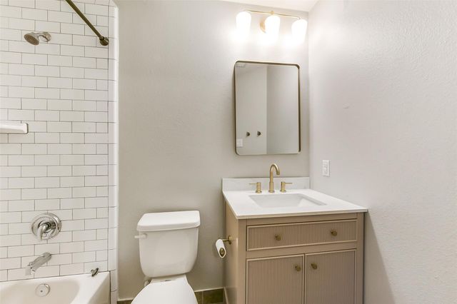 16718 Lake Limestone Lane, Houston, TX 77044