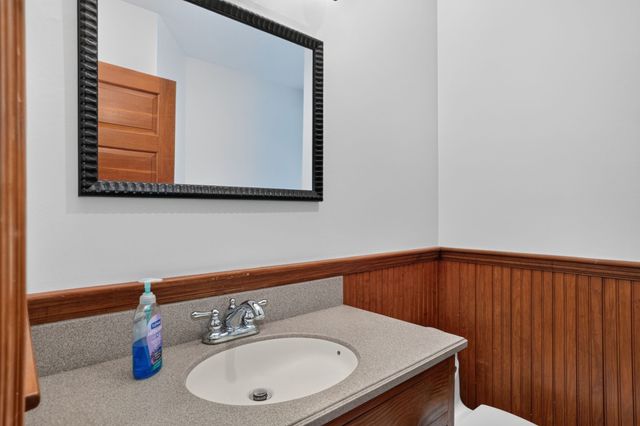 82 N Quinsigamond Ave, Shrewsbury, MA 01545