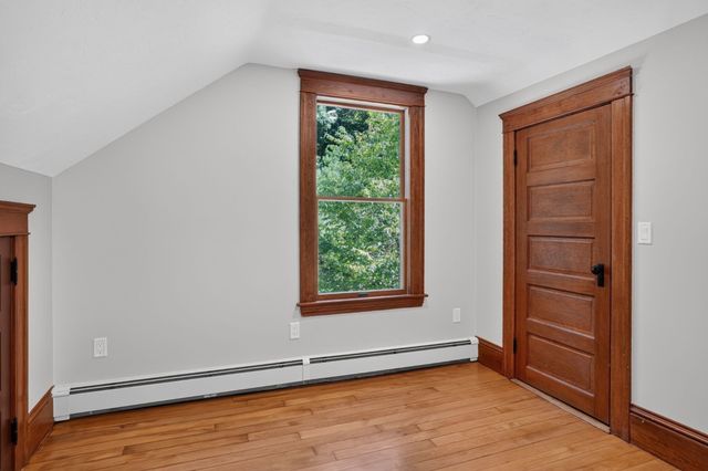 82 N Quinsigamond Ave, Shrewsbury, MA 01545