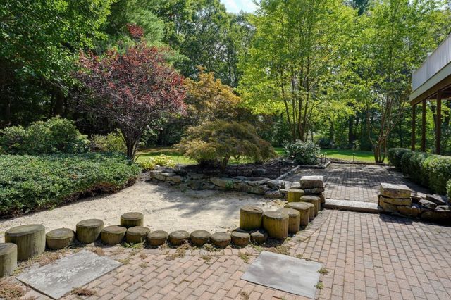 82 N Quinsigamond Ave, Shrewsbury, MA 01545