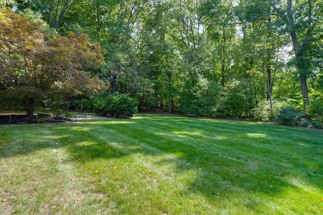 82 N Quinsigamond Ave, Shrewsbury, MA 01545