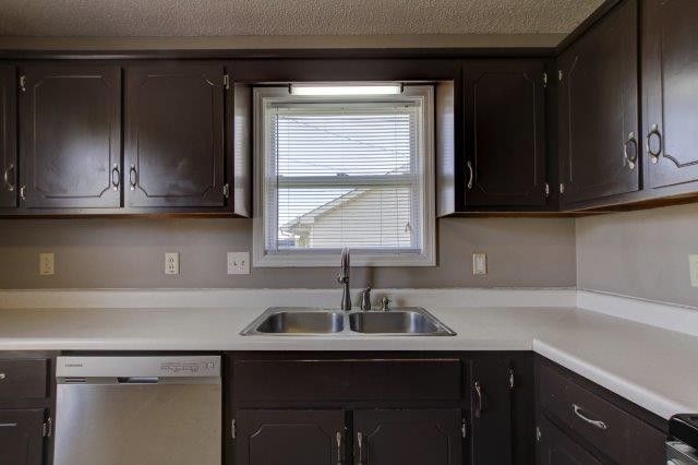 1822 Harbor Drive, Oak Grove, KY 42262