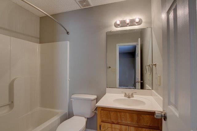 1822 Harbor Drive, Oak Grove, KY 42262