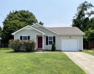 1822 Harbor Drive, Oak Grove, KY 42262