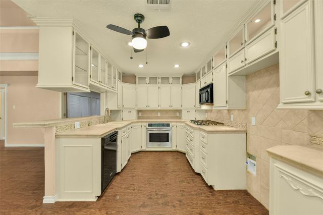 513 S Crockett Street, Deer Park, TX 77536