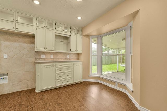 513 S Crockett Street, Deer Park, TX 77536