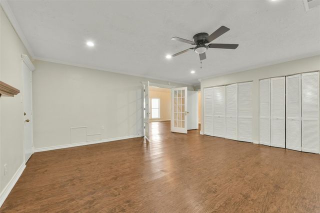 513 S Crockett Street, Deer Park, TX 77536