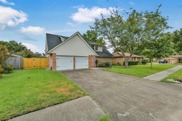 513 S Crockett Street, Deer Park, TX 77536