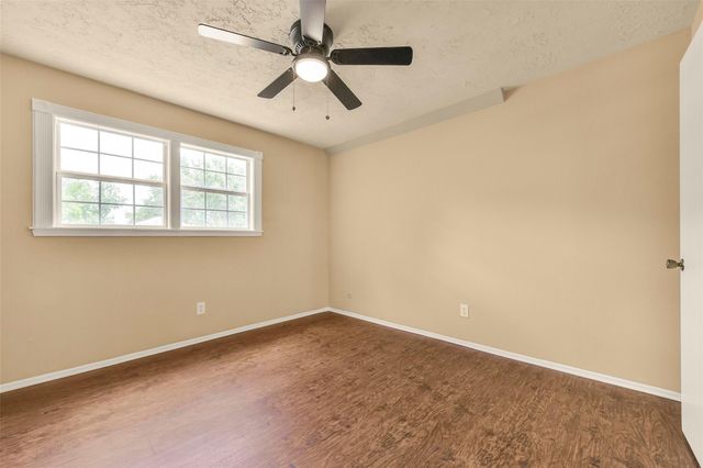 513 S Crockett Street, Deer Park, TX 77536