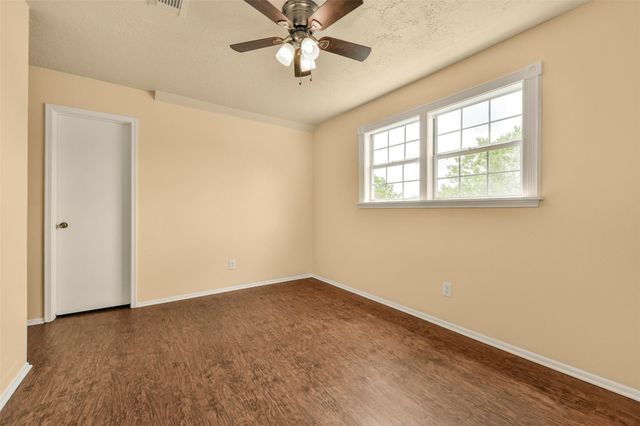 513 S Crockett Street, Deer Park, TX 77536