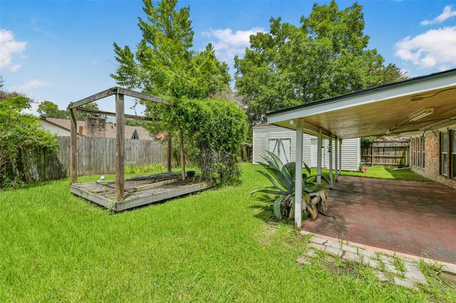 513 S Crockett Street, Deer Park, TX 77536