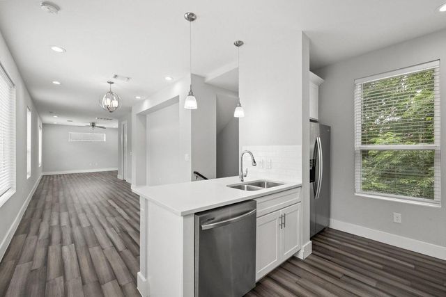 6109 Cherrylawn CIR A, Austin, TX 78723