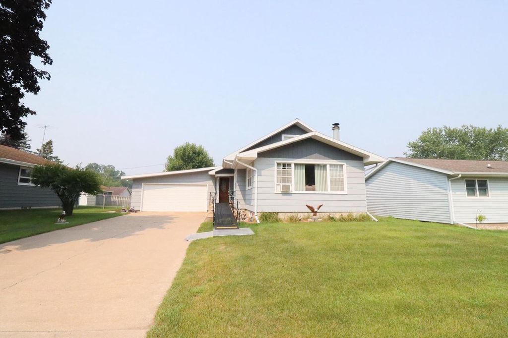 539 10th PLACE N, Onalaska, WI 54650