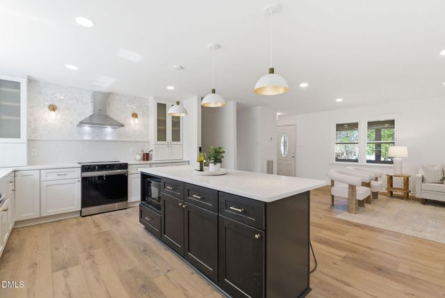 7 Cates Court, Hillsborough, NC 27278