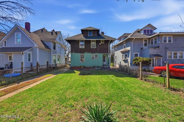 2410 Lawrence Avenue, Toledo, OH 43620