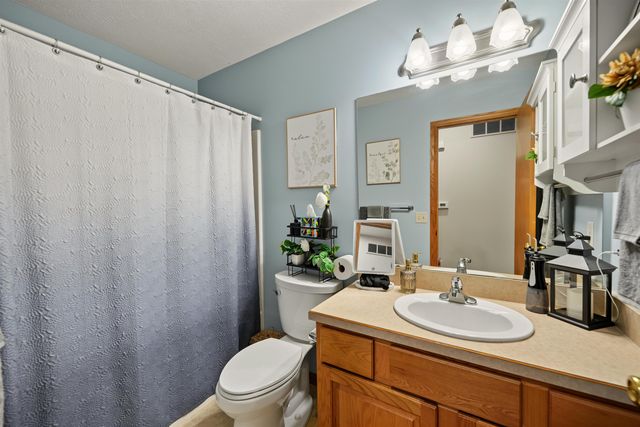 1207 Sierra Dr, Salina, KS 67401