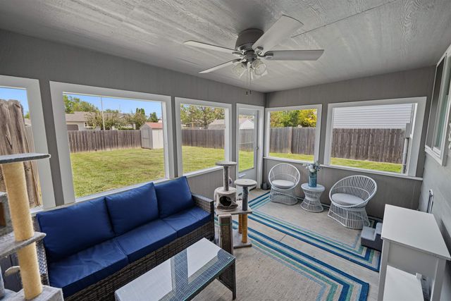 1207 Sierra Dr, Salina, KS 67401