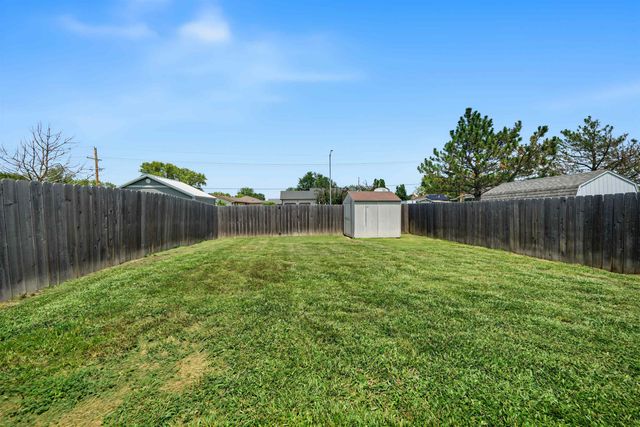 1207 Sierra Dr, Salina, KS 67401