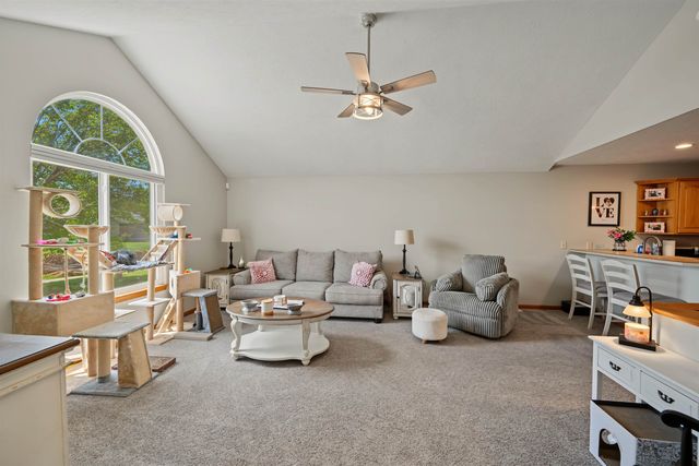 1207 Sierra Dr, Salina, KS 67401