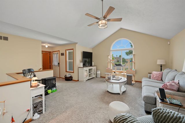 1207 Sierra Dr, Salina, KS 67401