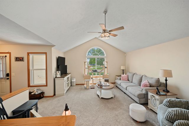 1207 Sierra Dr, Salina, KS 67401