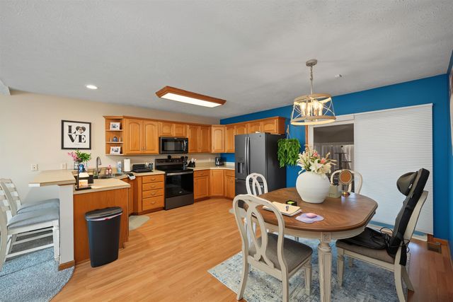 1207 Sierra Dr, Salina, KS 67401