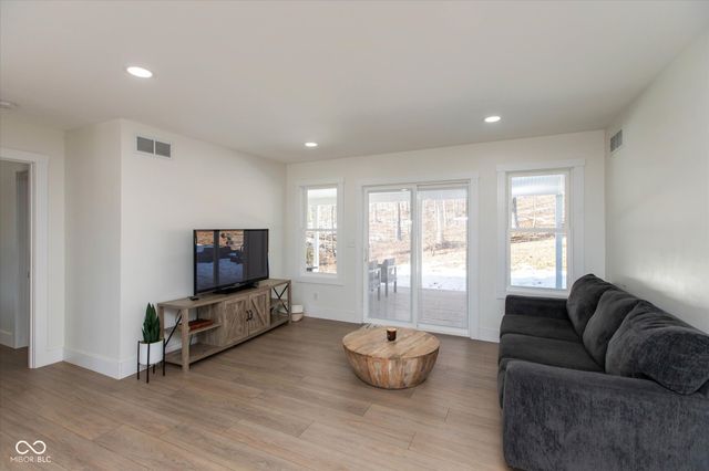 5646 State Road 46 W, Nashville, IN 47448