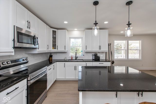 5646 State Road 46 W, Nashville, IN 47448