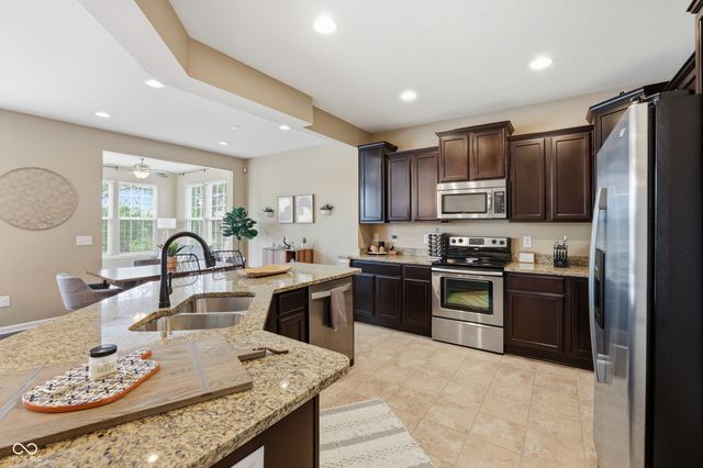 571 King Fisher Drive, Brownsburg, IN 46112