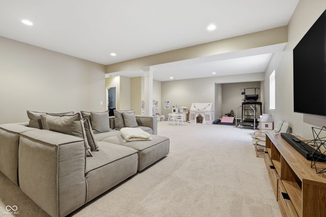 571 King Fisher Drive, Brownsburg, IN 46112