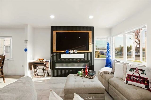 11077 See Dr, Whittier, CA 90606