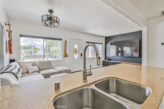 1404 E Michelson, Long Beach, CA 90805