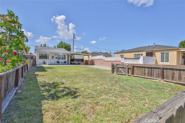 1404 E Michelson, Long Beach, CA 90805