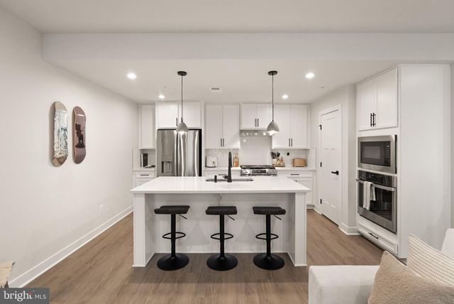 42595 PITLOCHRY TER, Sterling, VA 20166