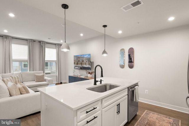 42595 PITLOCHRY TER, Sterling, VA 20166