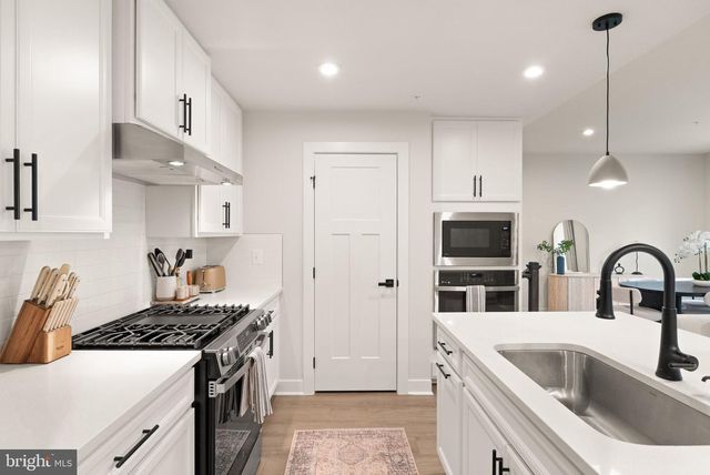 42595 PITLOCHRY TER, Sterling, VA 20166