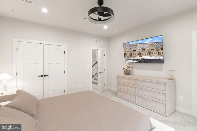 42595 PITLOCHRY TER, Sterling, VA 20166