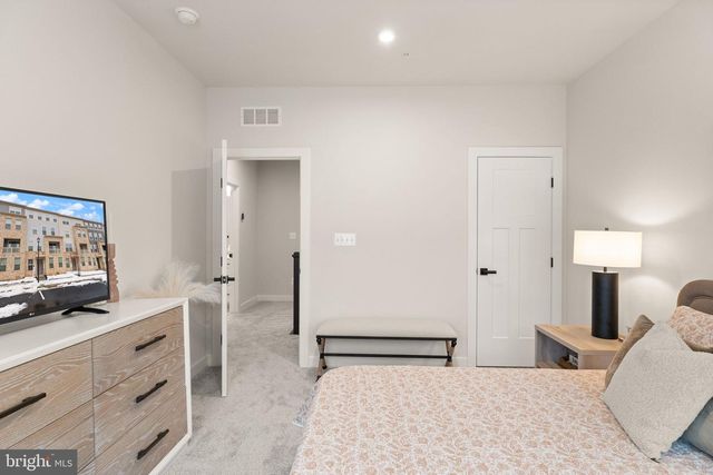 42595 PITLOCHRY TER, Sterling, VA 20166