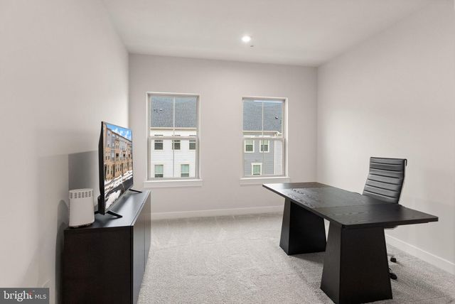 42595 PITLOCHRY TER, Sterling, VA 20166