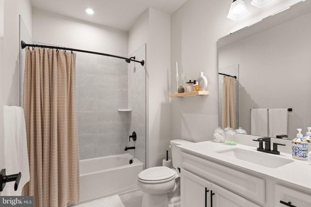 42595 PITLOCHRY TER, Sterling, VA 20166