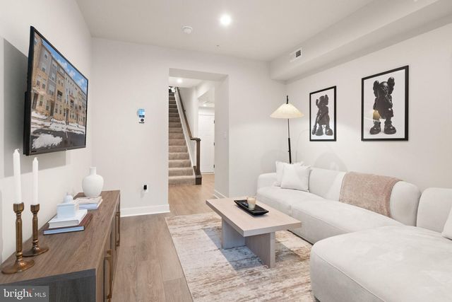 42595 PITLOCHRY TER, Sterling, VA 20166