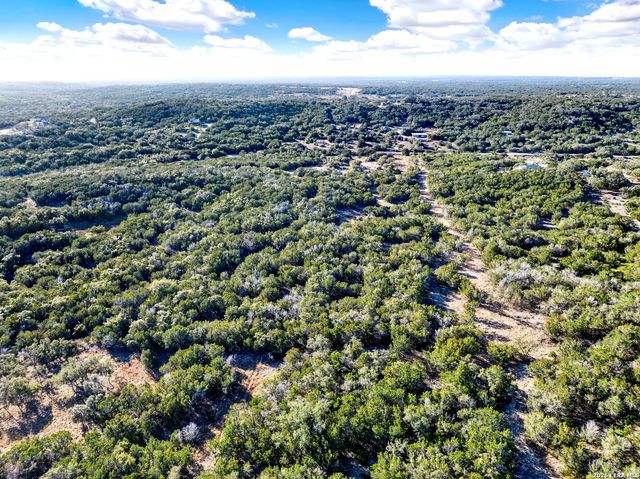 388 county road 243, Hondo, TX 78861