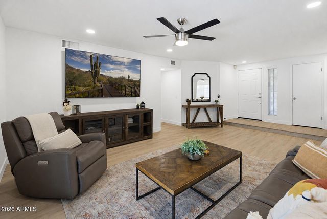 540 W Myrna Lane, Chandler, AZ 85225