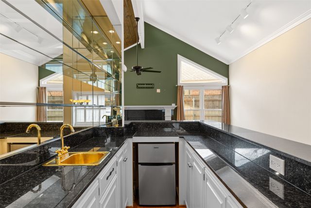 5821 Ridgerock Court, Fort Worth, TX 76132