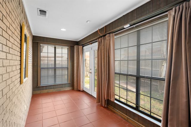 5821 Ridgerock Court, Fort Worth, TX 76132