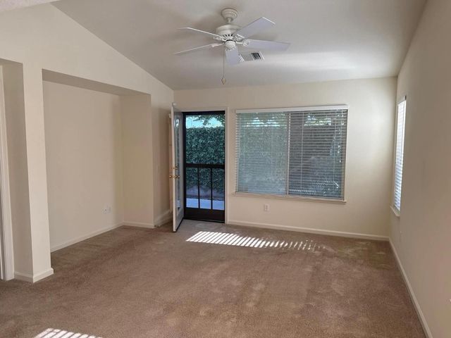 202 Meandering Ln, Turlock, CA 95382