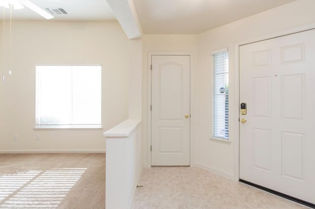 202 Meandering Ln, Turlock, CA 95382